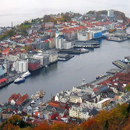 Modern_dark_apartment Apartamento Bergen